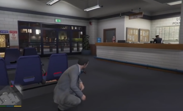 Gta5 被 黑帮 追杀时 躲进警察局会发生什么 这么好