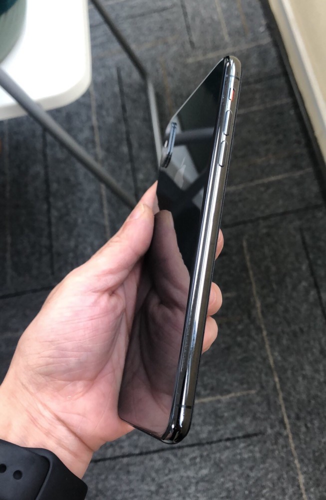 iphonexsmax爆屏图片,iphone12碎屏图片 网友花六千元买iphonexsmax,拿到售后才知道上当了!