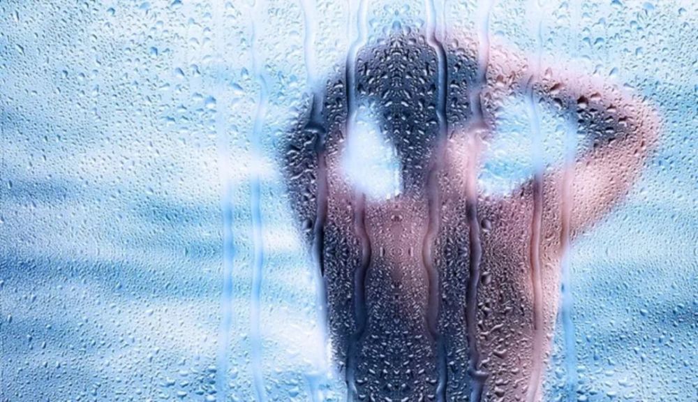 睡眠|睡前洗个热水澡，真的有助睡眠吗？5322项研究数据告诉你答案！