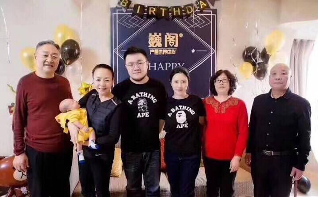 网曝宋丹丹儿子出柜骗婚巴图和妻子秀恩爱回应