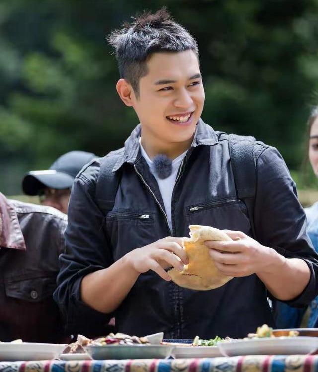 "佛系老男孩"徐锦江超级无敌巨可爱 儿子一句话攻陷女粉丝的心