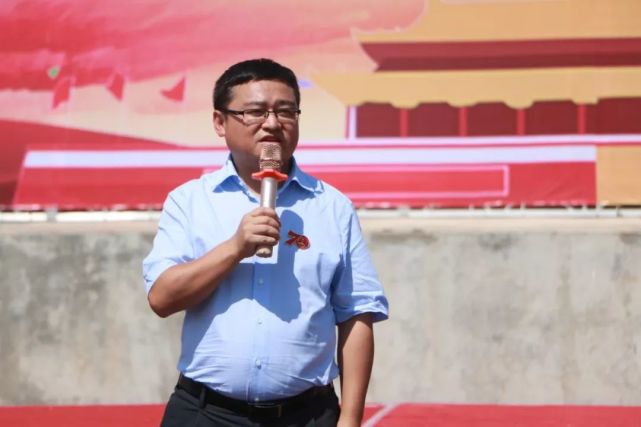 市人民政府副市长黄江,北海市教育局党组书记,局长叶宗沛见面会谈