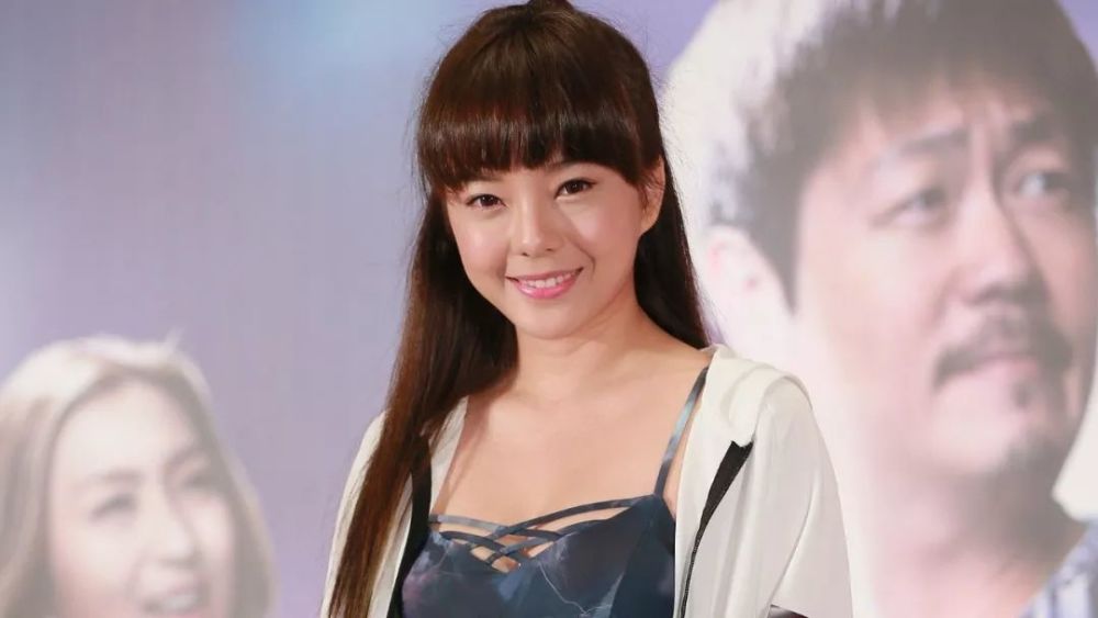 曾撞伤尾龙骨休息足足半年 Tvb力捧华姐至今难忘 要即刻送院