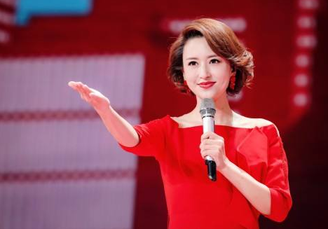 主持过3次春晚,不顾家人反对嫁大20岁二婚老公,如今活成这样_多保鱼