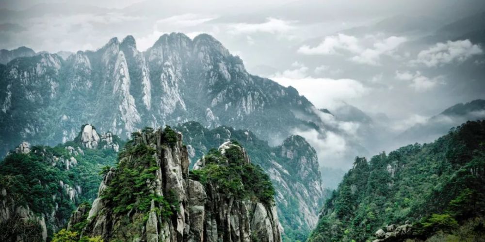 对联|九大名山对联：青山不墨千秋画，流水无弦万古琴