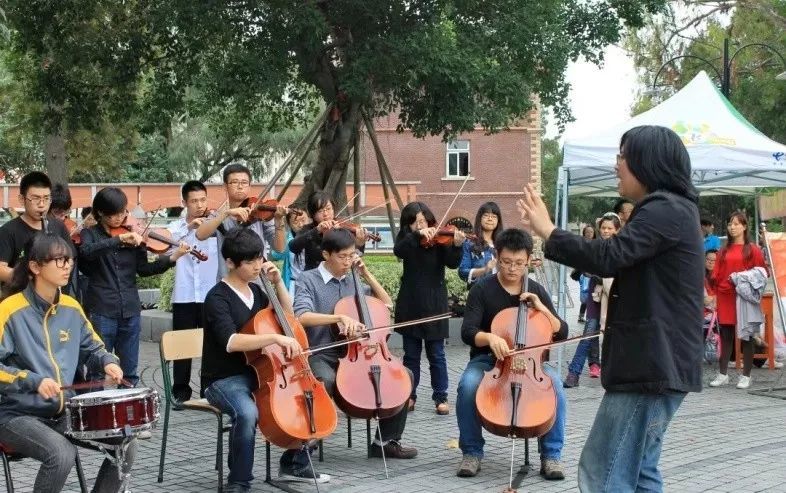 今年教师节,厦门将举行高至凡老师先进事迹报告会