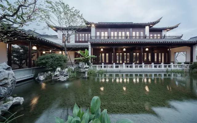 高端产品系玫瑰园,桃花源,火遍全国的桃李春风,品质化的兰园,诚园等