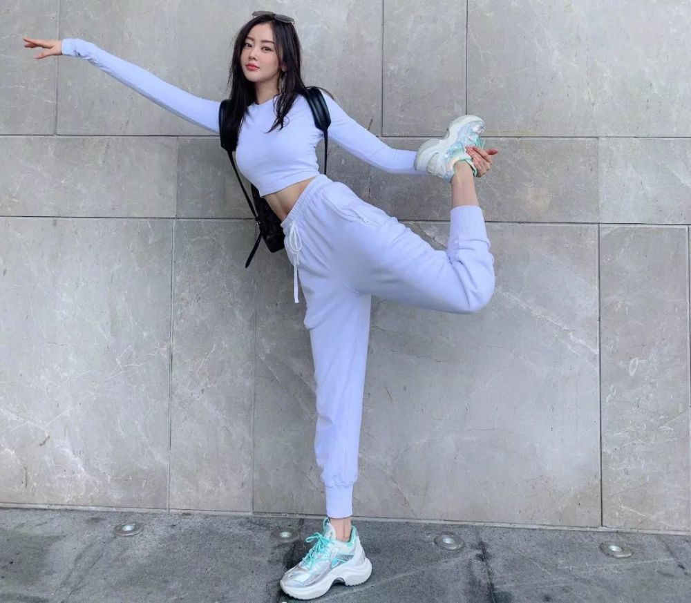 94斤的张天爱和1斤的王菊 腿围居然差不多