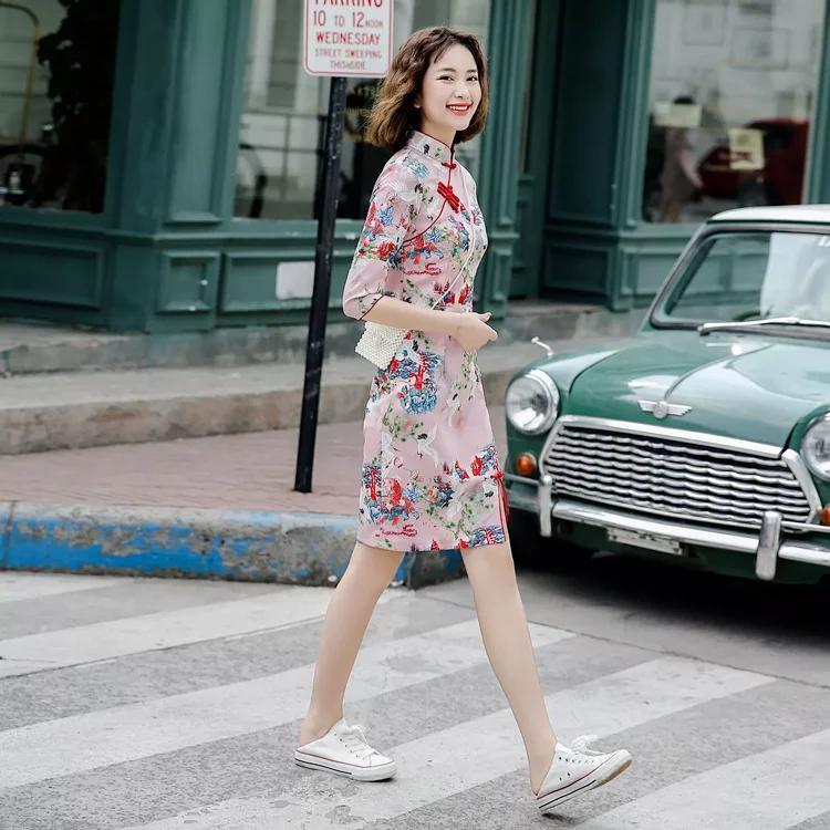 四面弹少女旗袍,优雅百搭,这样穿轻松又舒适!