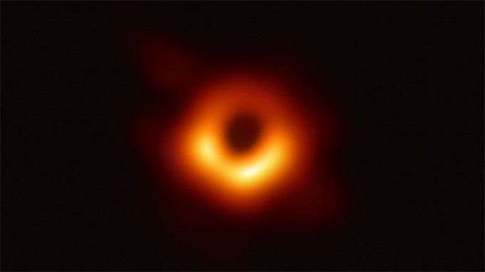 NASA繪製黑洞圖像 堪稱高清版“光圈”