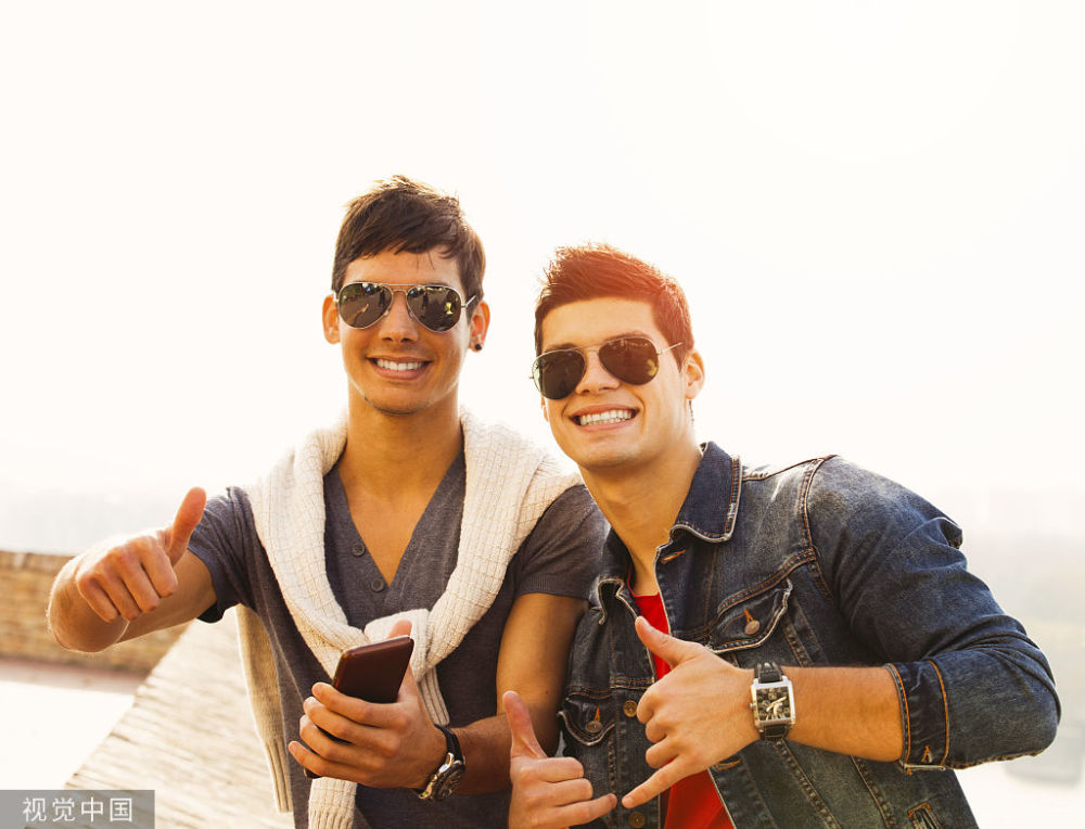 " 兄弟,有事就说话,哥们之间不用客气!