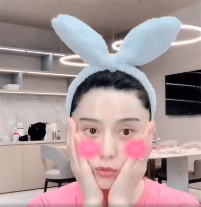 女星陪侍门视频曝光波及范冰冰，经纪人称其恶意炒作（组图） - 1