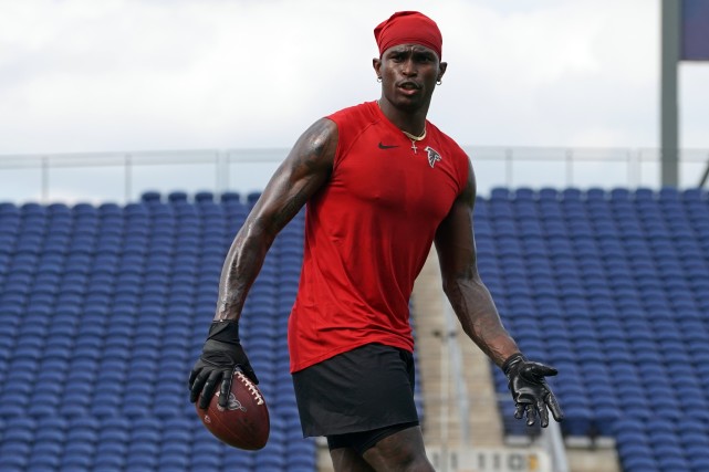 胡里奥琼斯3年6600万续约猎鹰刷新nfl外接手纪录