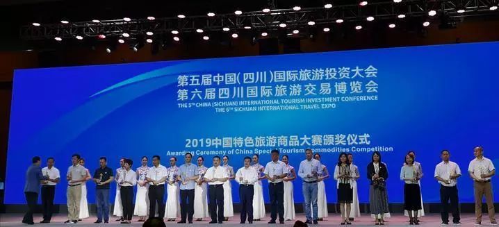 国内银壶品牌排行_福建第一家“李小白银壶”专卖店落户厦门宝龙一城