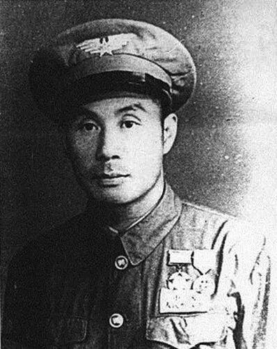和邢海帆经历类似,同样既曾击落日机又击落美机的,还有在开国大典中