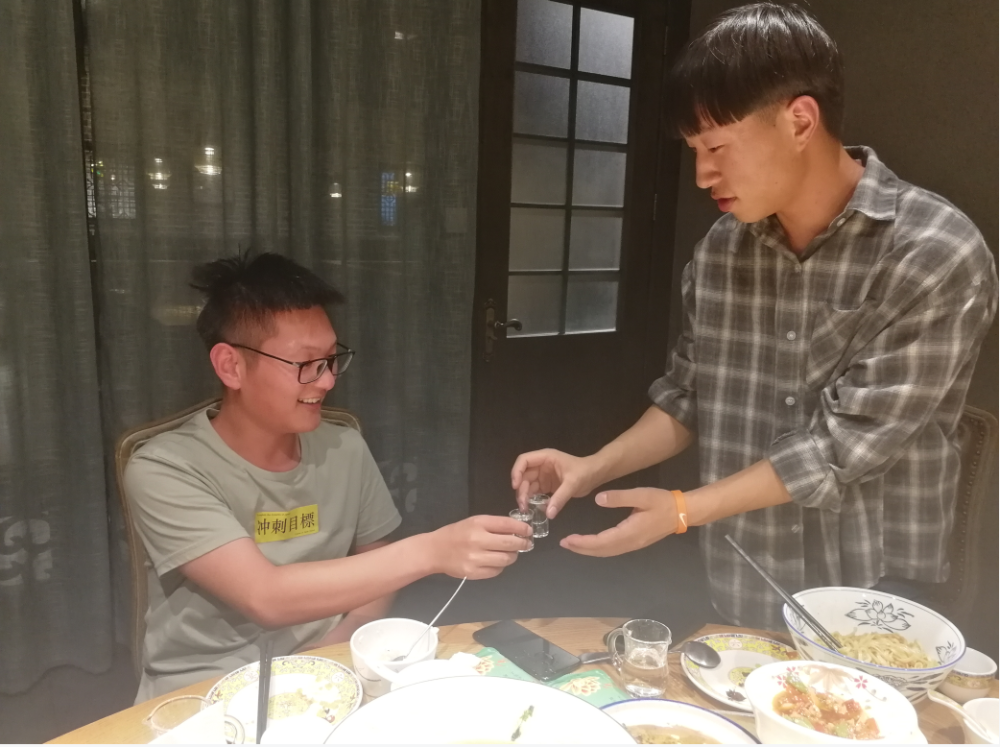 参加酒局,高手都会先搞清楚3个"潜规则",没人说不代表不重要