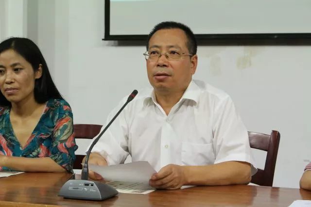 我们这样庆祝教师节 ——迎春中学两个层面师徒结对啦!