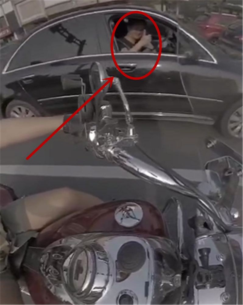 31万摩托现杭州,排量1811,车主是女骑,上街有人竖大拇指