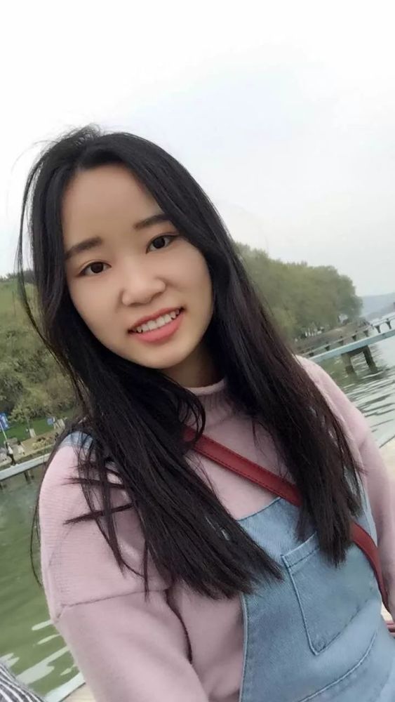 尊敬的各位领导,各位老师 大家晚上好,我叫乔思慧.