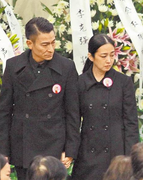朱丽倩年轻时照片被疯传等了刘德华30年看到照片后网友终于恍然大悟
