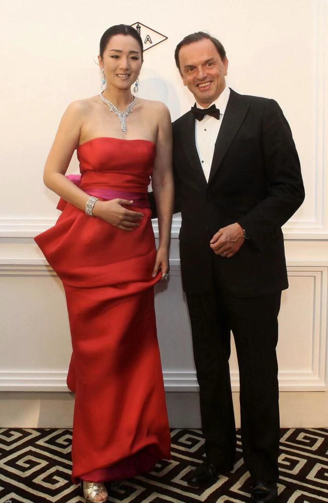 张光北妻子陈炜近照,55岁气质依旧,曾与巩俐等并称五朵金花