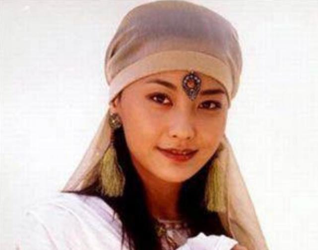 马雅舒混血女儿逆袭式长大米雅五官张开意外撞脸迪丽热巴