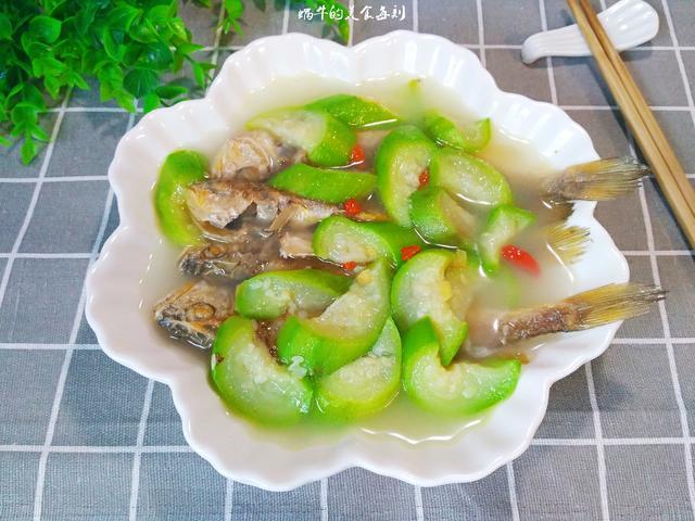 小黄鱼不用蒸不油炸,和丝瓜搭配这样做,营养丰富,特别鲜