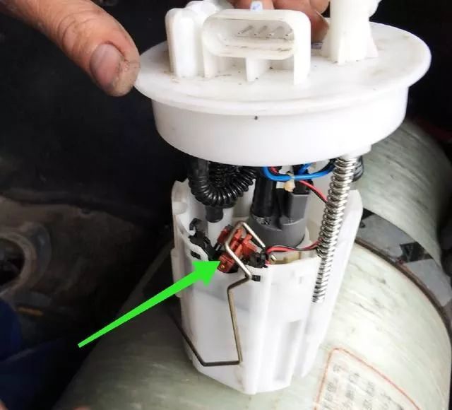 车主更换汽油泵后有些郁闷怎么汽油一直用不完