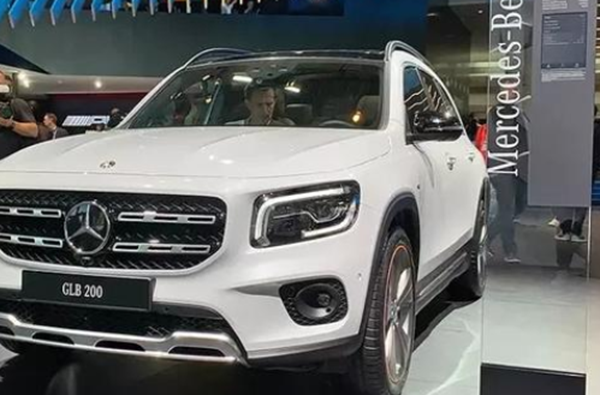 全新奔驰glb200实拍图:更加大气时尚,品味人士的新选择