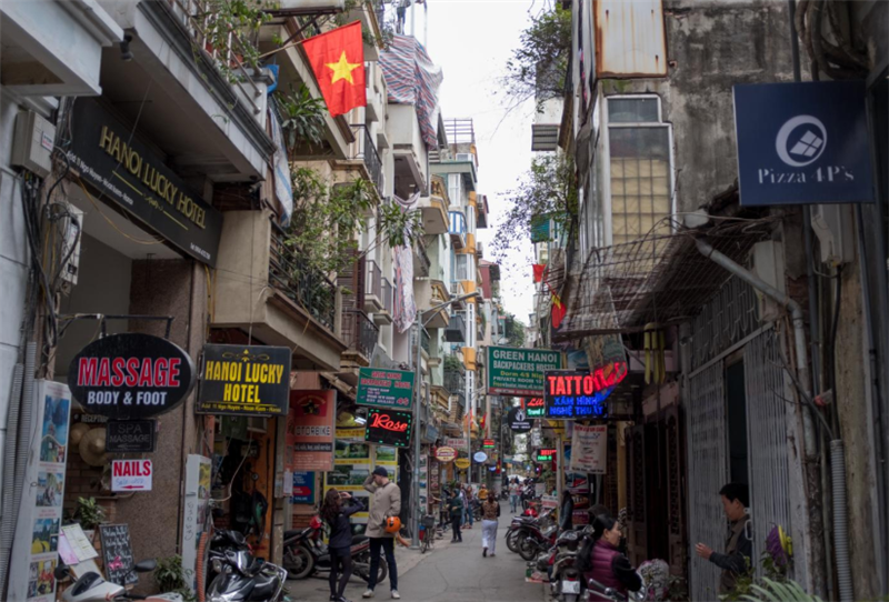 越南街边的"黑暗"小吃,每日需要消耗掉300多个易拉罐!