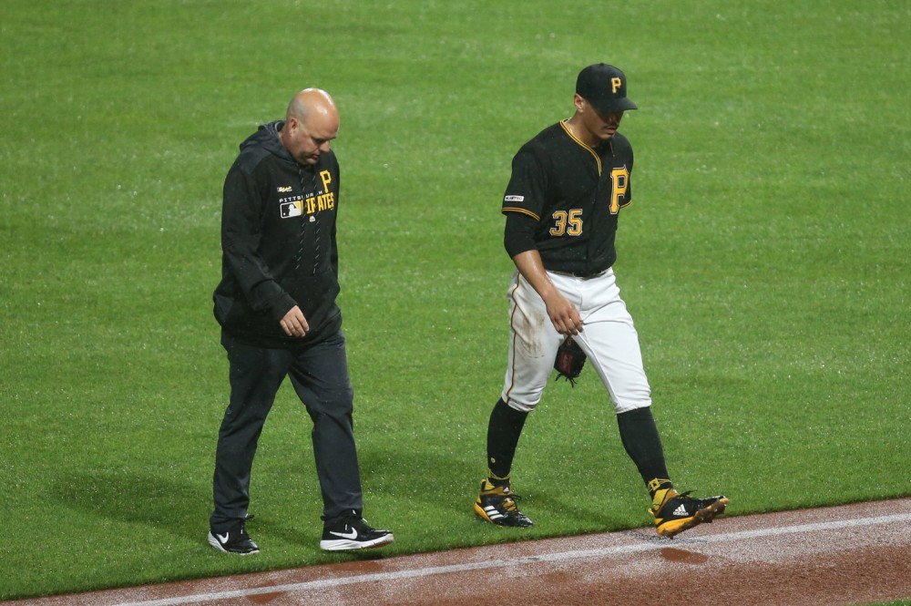 主教练赫德尔担责季末被裁海盗队今年战绩下滑矛盾不断