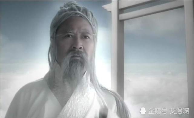 其实最强的铠甲召唤人在第一季中就已经出现,他就是"神山心者".