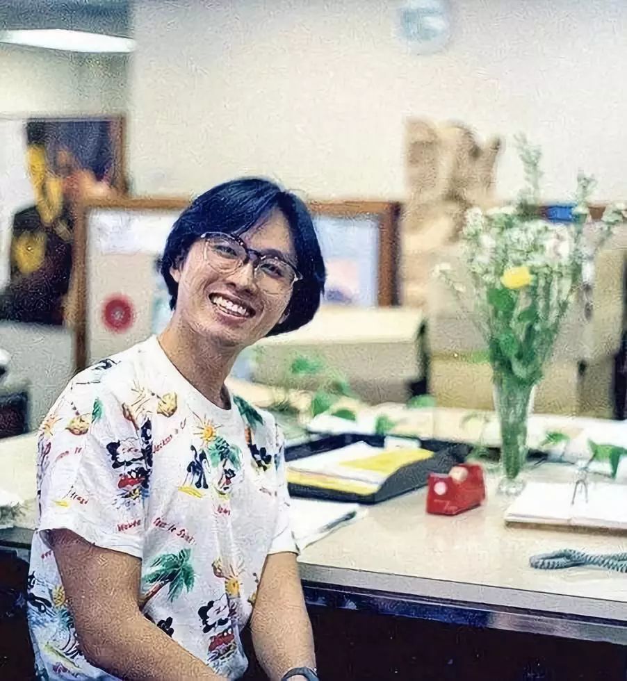 周星驰|他齐名周星驰，身患抑郁症却逗笑一代人：成年人，总是笑着笑着就哭了