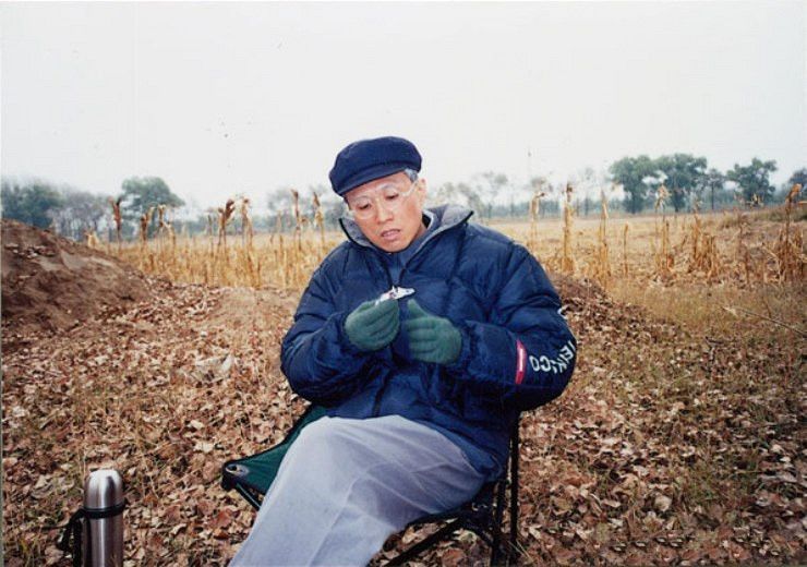 周星驰|他齐名周星驰，身患抑郁症却逗笑一代人：成年人，总是笑着笑着就哭了
