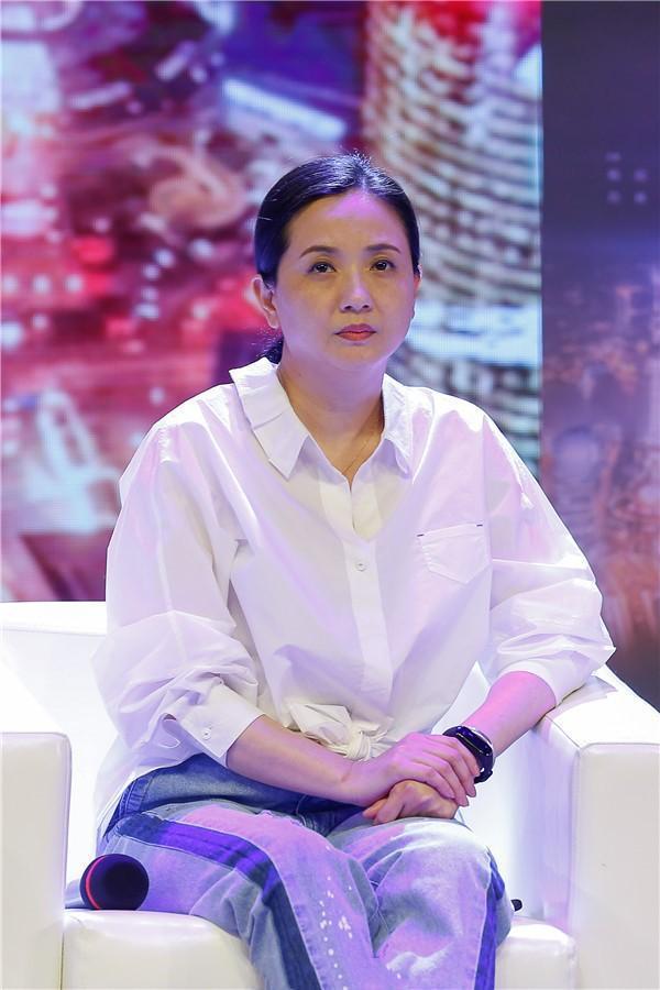 陶慧敏活动生图,脸发福也不刻意掩饰,真实点更漂亮!_腾讯新闻