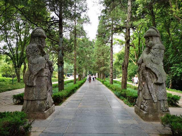 中山陵园管理局启动明孝陵神道石刻保护修缮试验