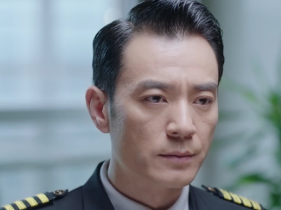 《遇见幸福》中李光洁饰演的司问渠是一位帅气的飞机机长,但是追剧