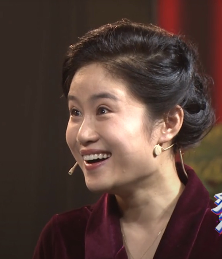 白鸽被曝出与刘亮离婚后,搭档换成郭金杰继续