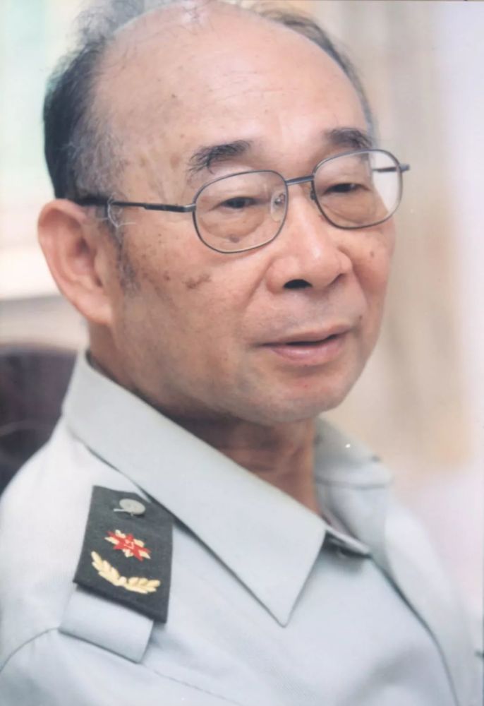 国防科技大学高伯龙院士一生为激光陀螺旋转