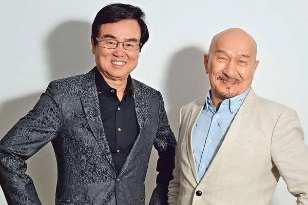 75岁"光头佬"麦嘉,儿子结婚办宴席,他反而成为全场焦点