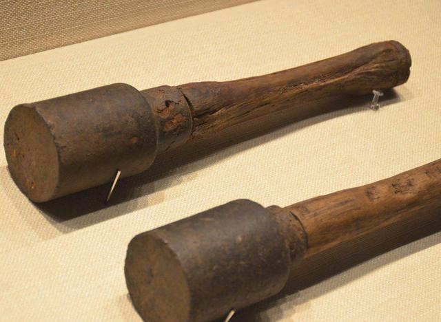 82-2式手榴弹是新型无柄手榴弹 特殊钢结构 杀伤半径6米