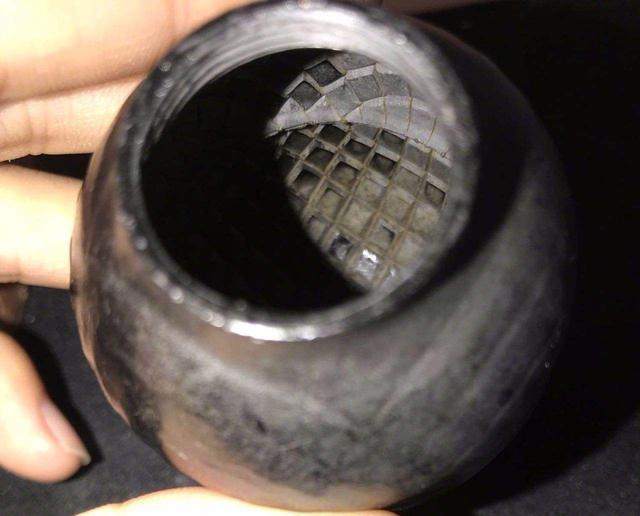 82-2式手榴弹是新型无柄手榴弹 特殊钢结构 杀伤半径6米