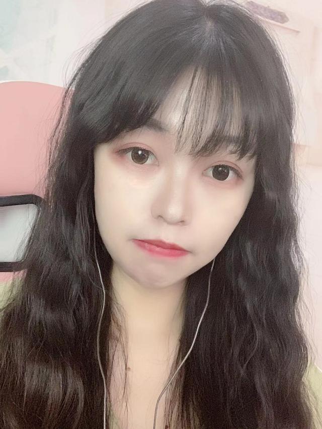虎牙最强女玄策之称的草莓生日会露脸秀歌喉正式出道当偶像？