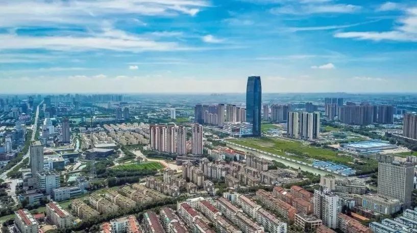 商业楼一栋栋拔地而起昆山的发展和城建有目共睹