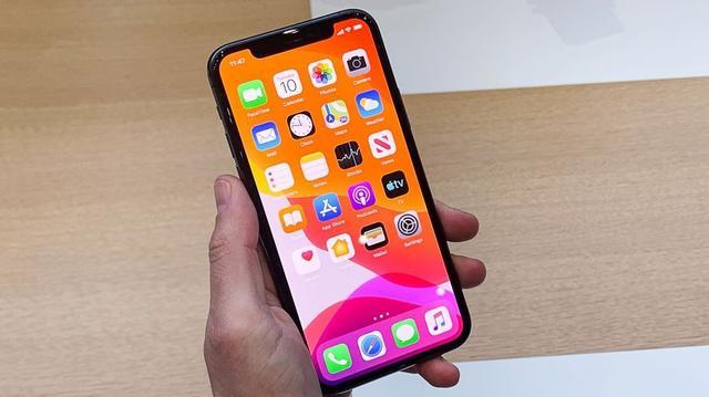 外觀設計上,iphone11這個劉海屏真的可以再用個幾年,看樣子除了出現