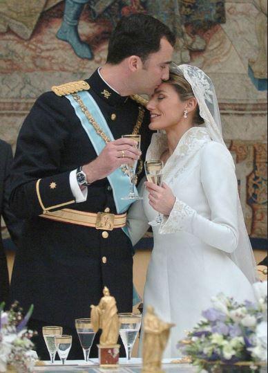 西班牙王后莱蒂齐亚不戴婚戒,与国王感情生变