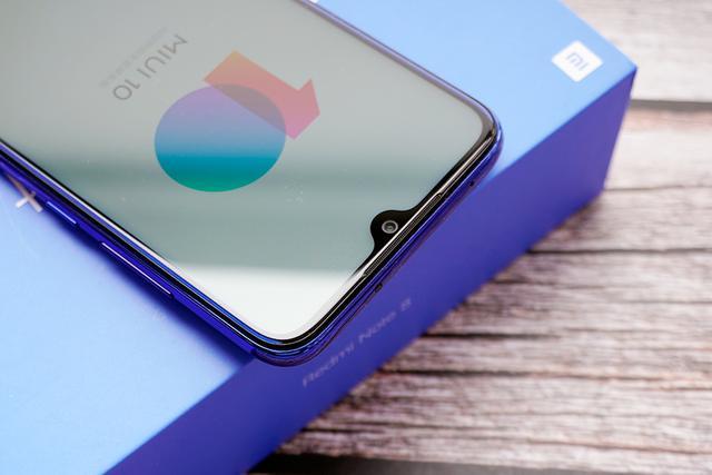 红米note8开箱玻璃机身18w快充999元还想要啥