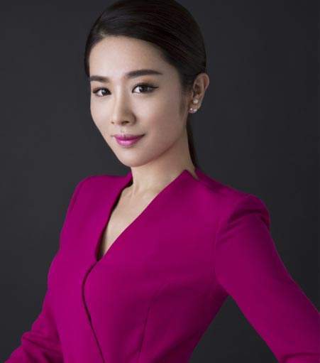 和中国传媒大学来联合举办的"新苗杯"全国中学生电视主持人大赛的亚军