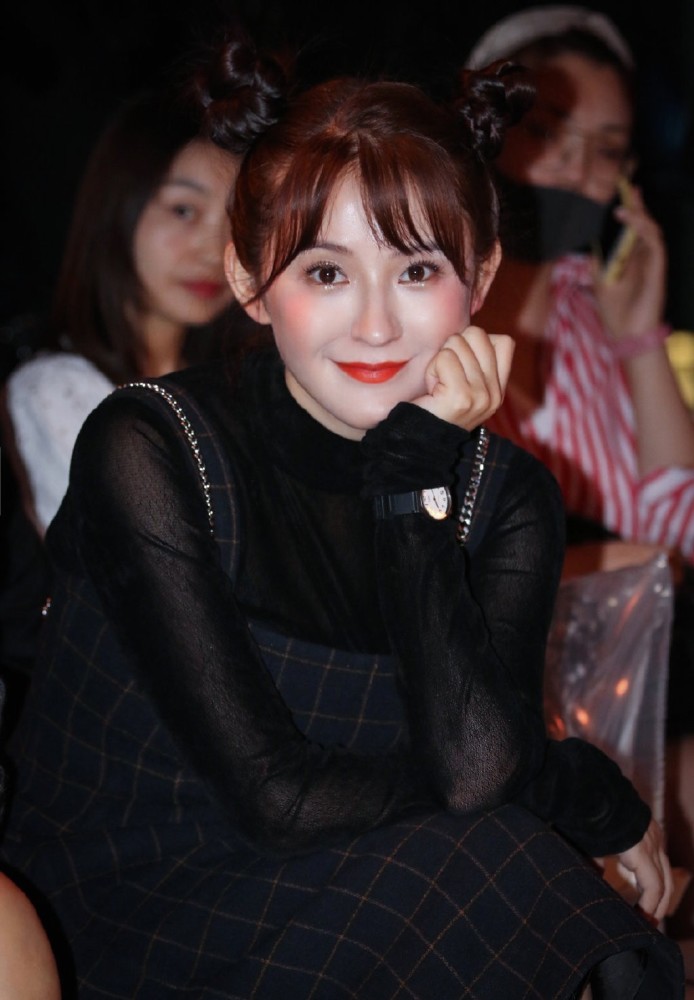 起到了很大的作用,檀棋的扮演者为热依扎,一位哈萨克族演员,早在2012