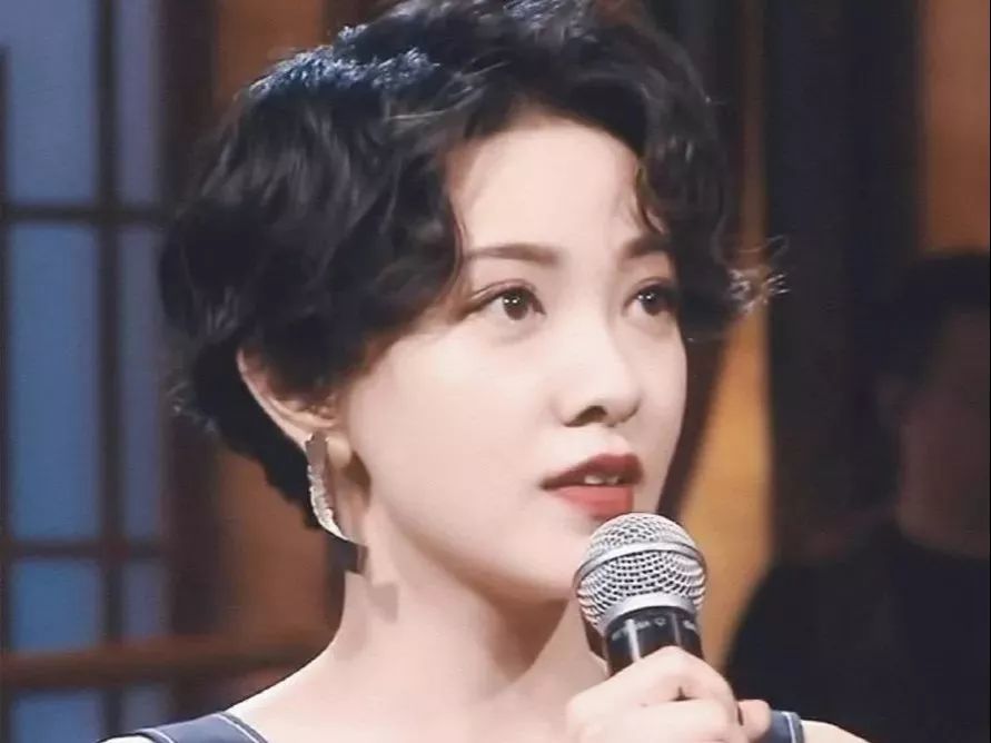 复古"港风发型"火上热搜!又美又飒,照着剪真的时髦炸了